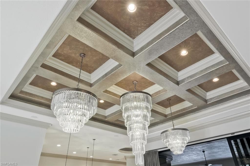 5869 Hammock Isles Cir, Naples, FL 34119-9