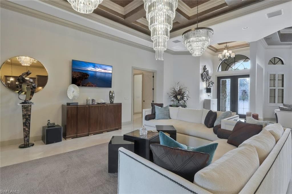 5869 Hammock Isles Cir, Naples, FL 34119-10