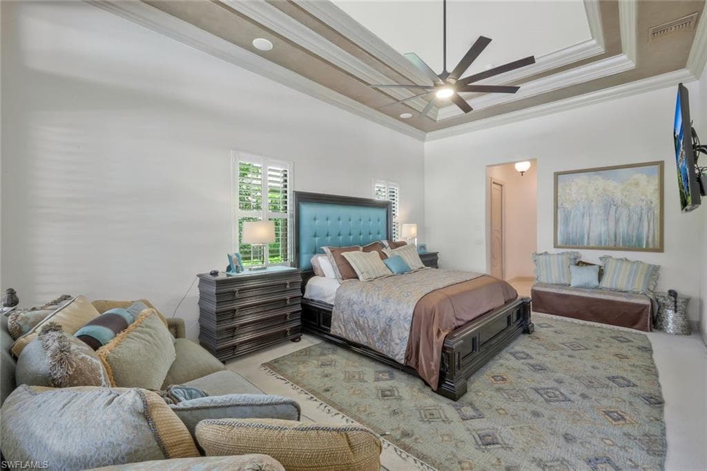 5869 Hammock Isles Cir, Naples, FL 34119-18