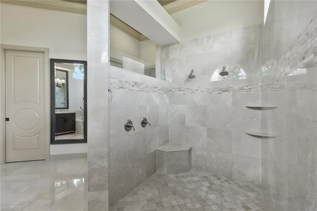 5869 Hammock Isles Cir, Naples, FL 34119-21