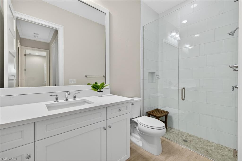 8904 Yucatan Ct, Naples, FL 34112-18