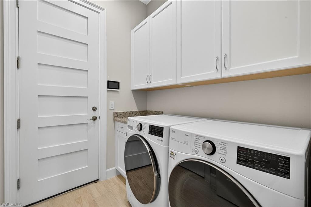 8904 Yucatan Ct, Naples, FL 34112-22