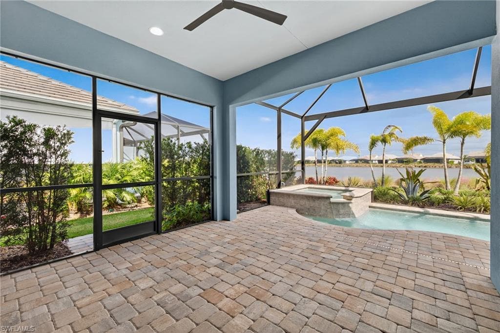 8904 Yucatan Ct, Naples, FL 34112-25