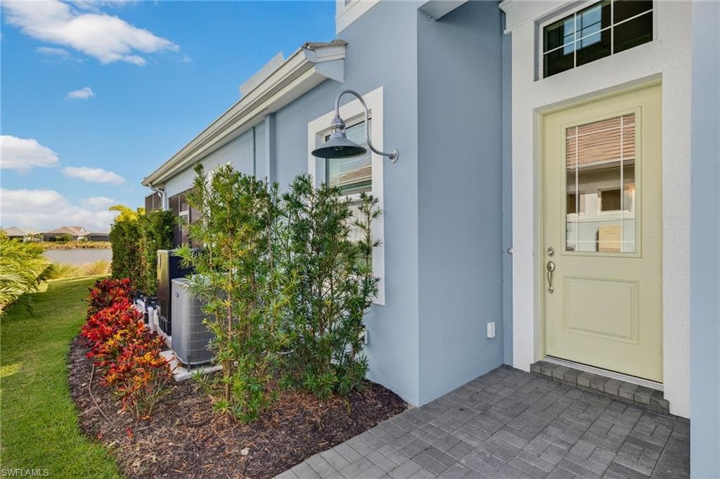 8904 Yucatan Ct, Naples, FL 34112-27