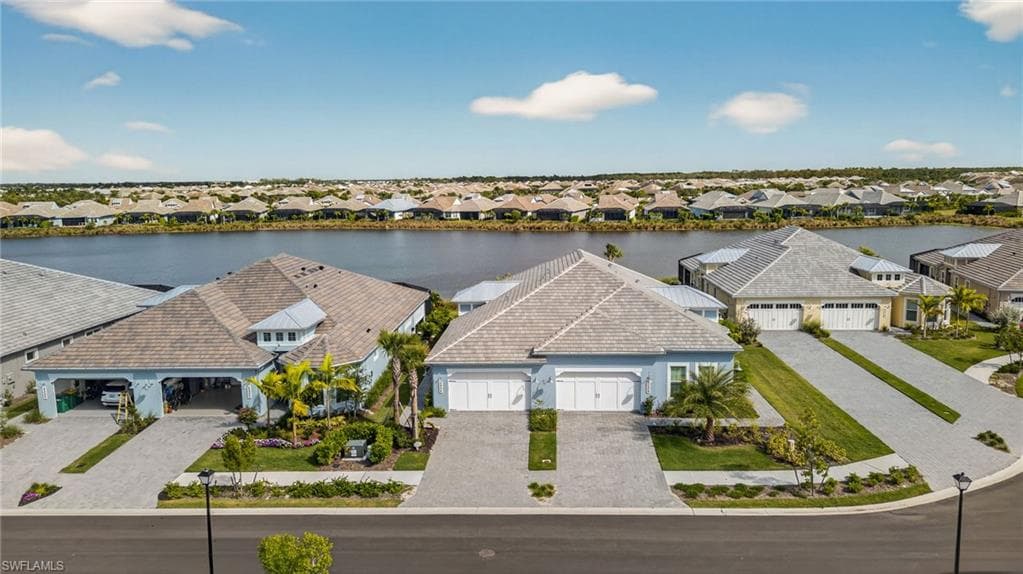 8904 Yucatan Ct, Naples, FL 34112-30