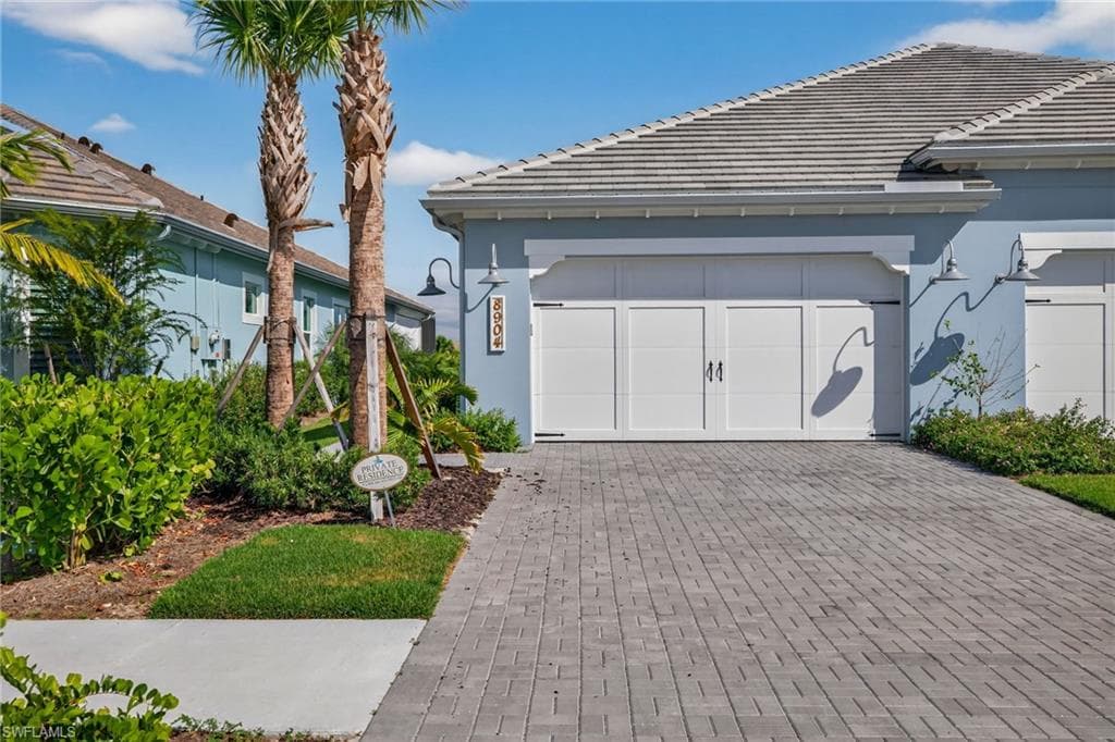 8904 Yucatan Ct, Naples, FL 34112-32