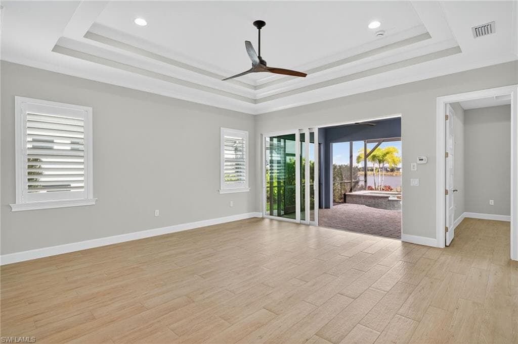 8904 Yucatan Ct, Naples, FL 34112-3