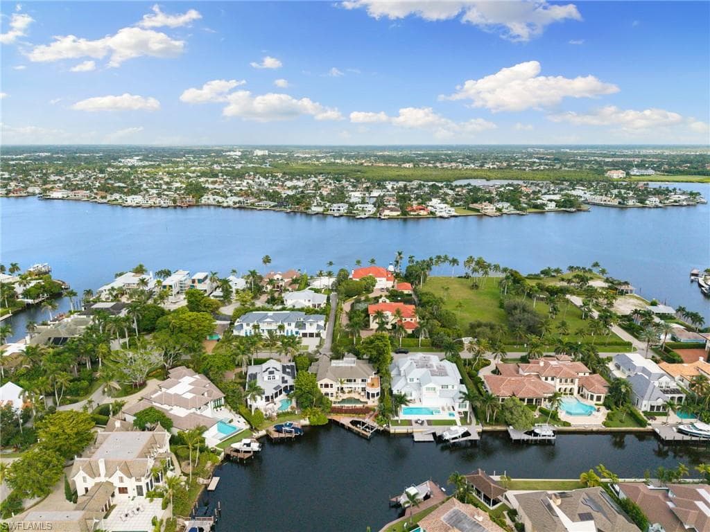 2170 Marina Dr, Naples, FL 34102-6