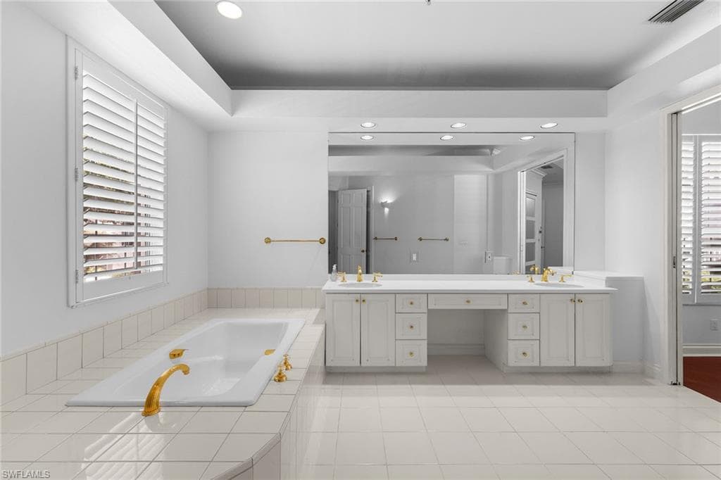 156 Colonade Cir 1107, Naples, FL 34103-23