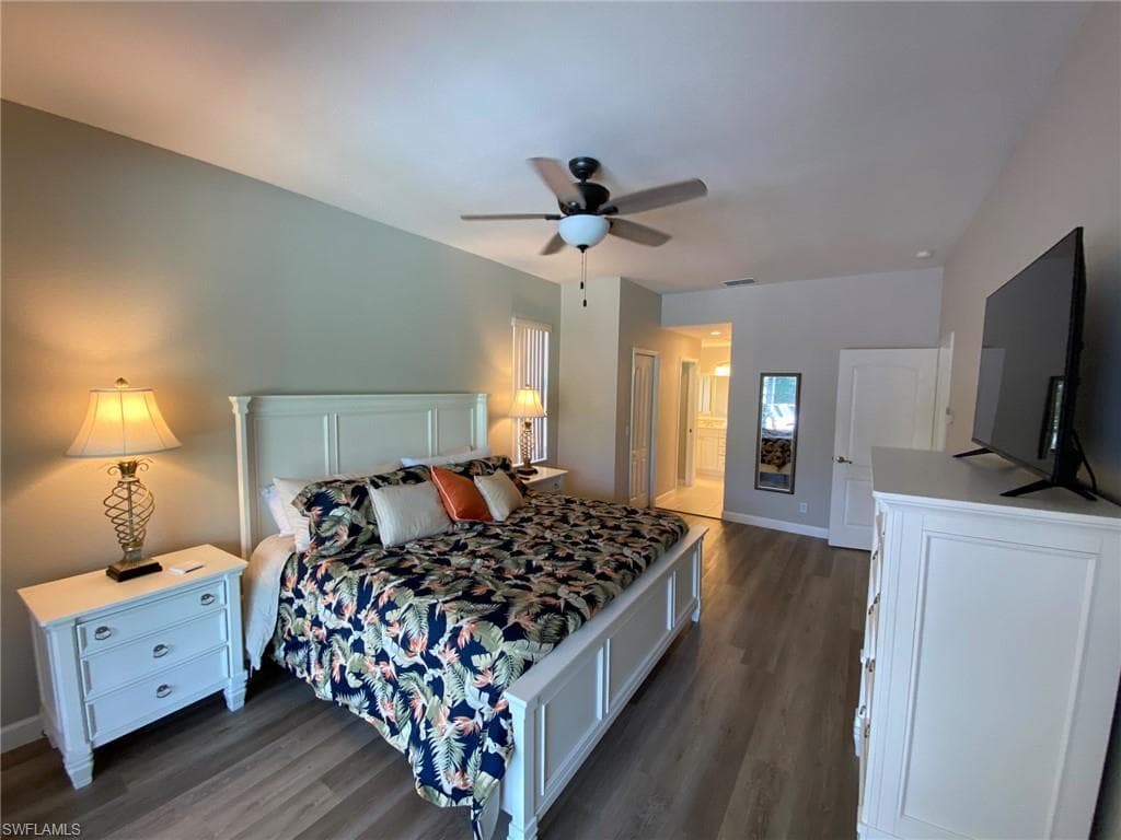 841 Mount Hood Ct, Naples, FL 34104-12