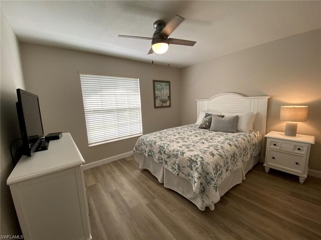 841 Mount Hood Ct, Naples, FL 34104-15