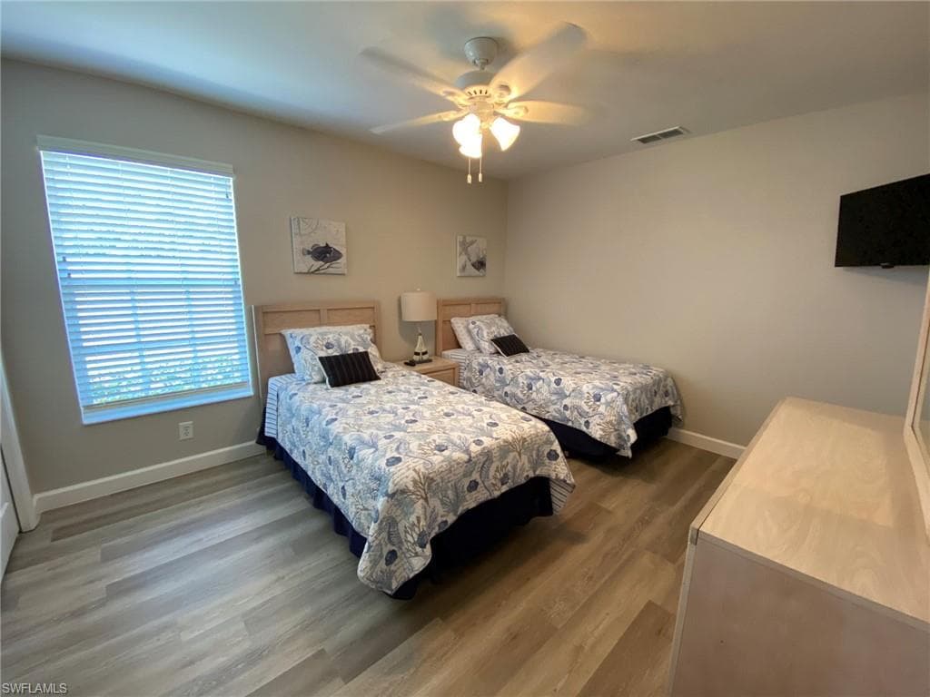 841 Mount Hood Ct, Naples, FL 34104-18