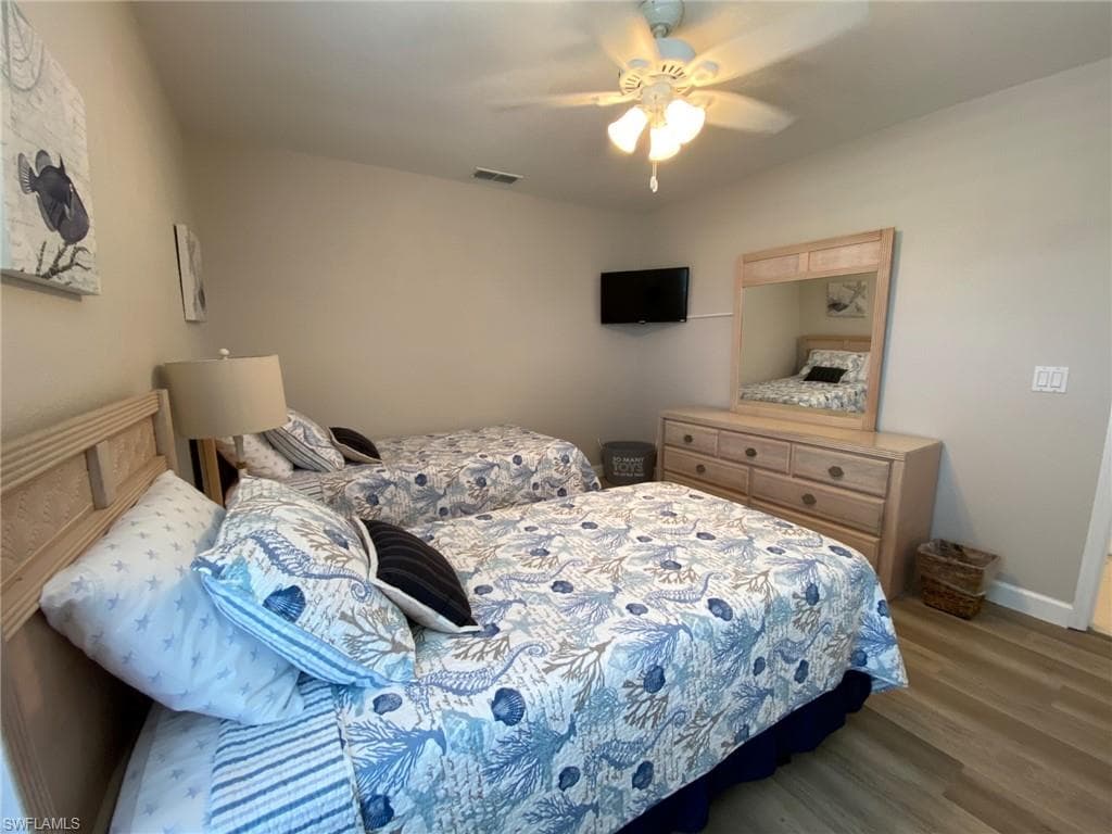 841 Mount Hood Ct, Naples, FL 34104-19