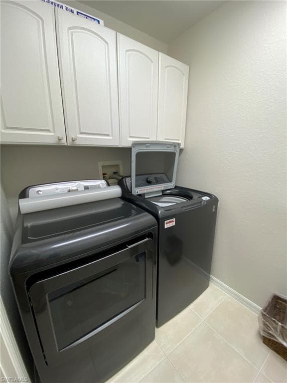 841 Mount Hood Ct, Naples, FL 34104-21