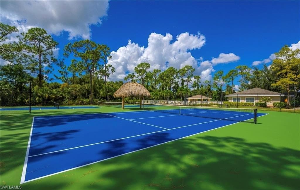 841 Mount Hood Ct, Naples, FL 34104-25