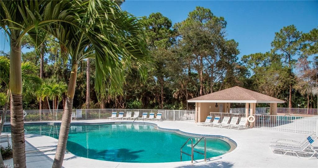 841 Mount Hood Ct, Naples, FL 34104-30