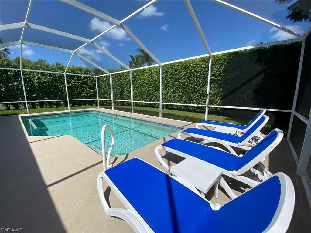 841 Mount Hood Ct, Naples, FL 34104-3