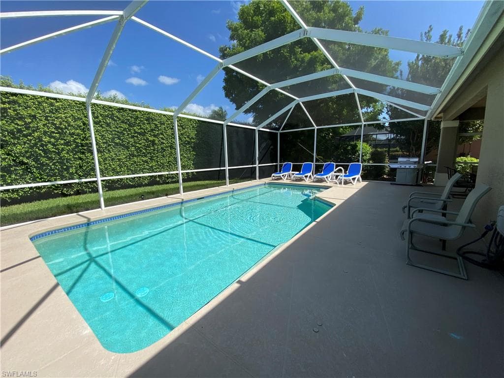 841 Mount Hood Ct, Naples, FL 34104-4