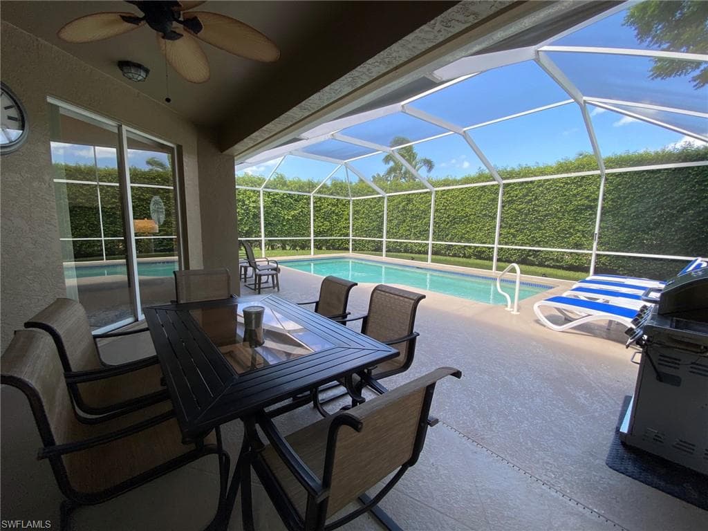 841 Mount Hood Ct, Naples, FL 34104-5