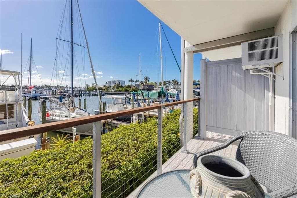 900 Broad Ave S 125, Naples, FL 34102-10