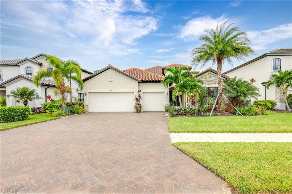 2098 Antigua Ln, Naples, FL 34120-1