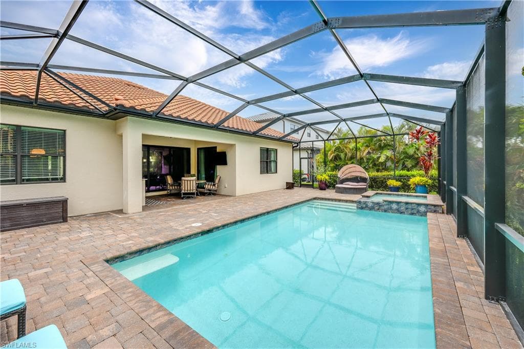 2098 Antigua Ln, Naples, FL 34120-30