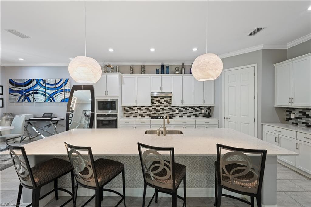 2098 Antigua Ln, Naples, FL 34120-7