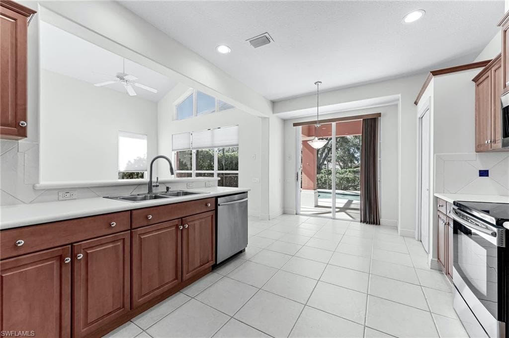 20171 Eagle Glen Way, Estero, FL 33928-9