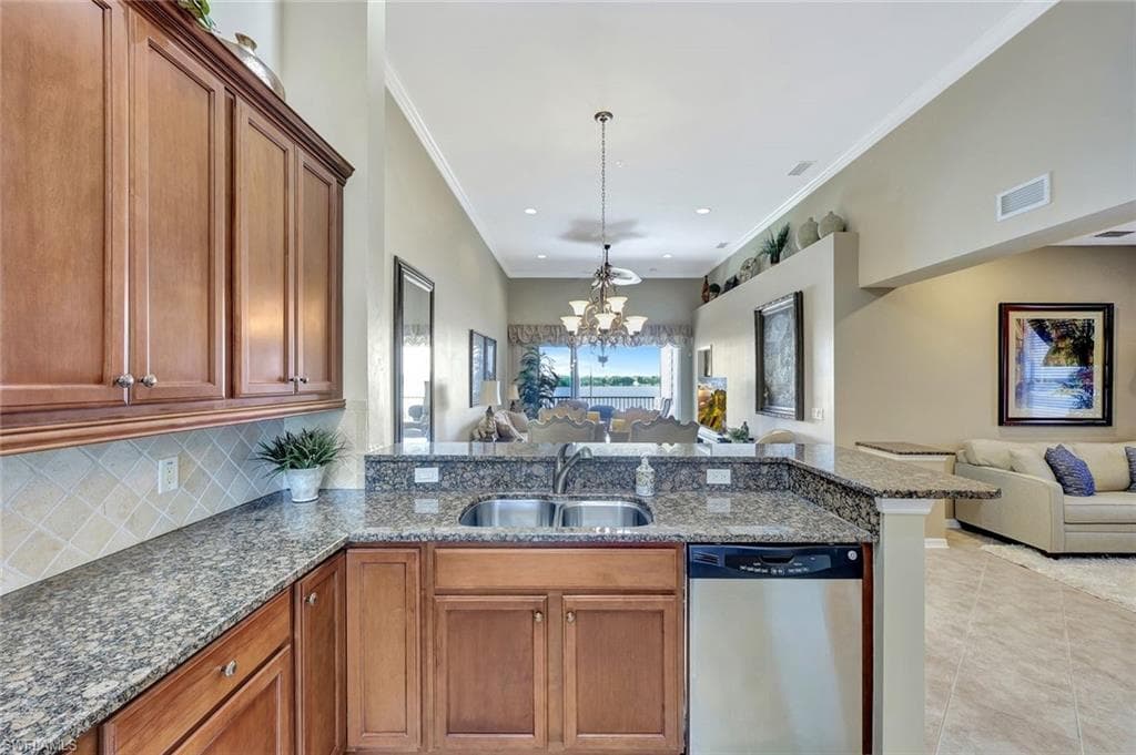 28436 Altessa Way 204, Bonita Springs, FL 34135-8