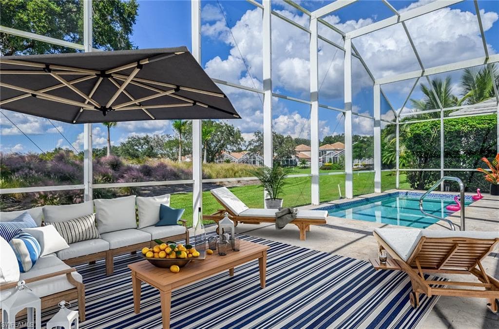 66 Fountain Cir, Naples, FL 34119-2