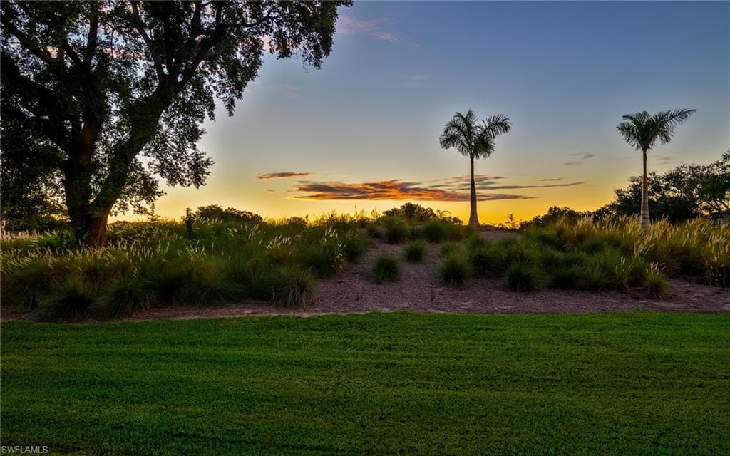 66 Fountain Cir, Naples, FL 34119-5