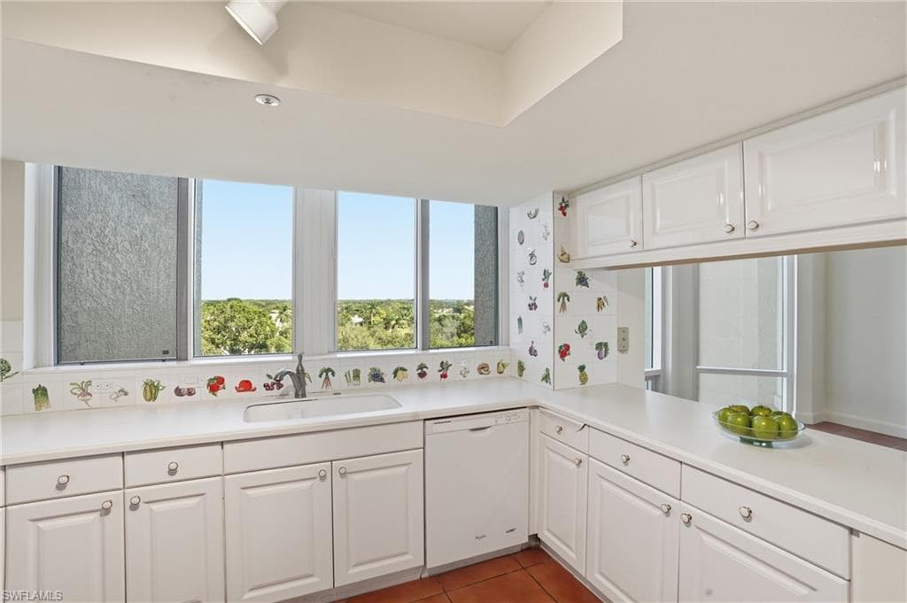 6849 Grenadier Blvd 701, Naples, FL 34108-14