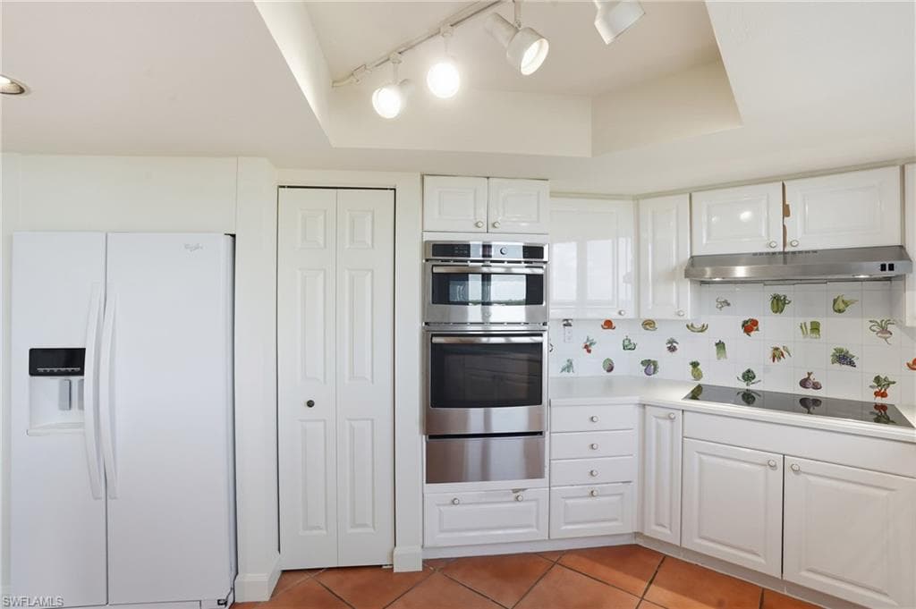 6849 Grenadier Blvd 701, Naples, FL 34108-16