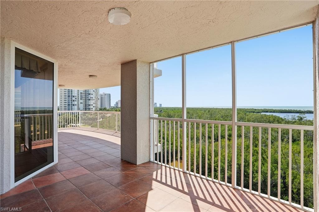 6849 Grenadier Blvd 701, Naples, FL 34108-30