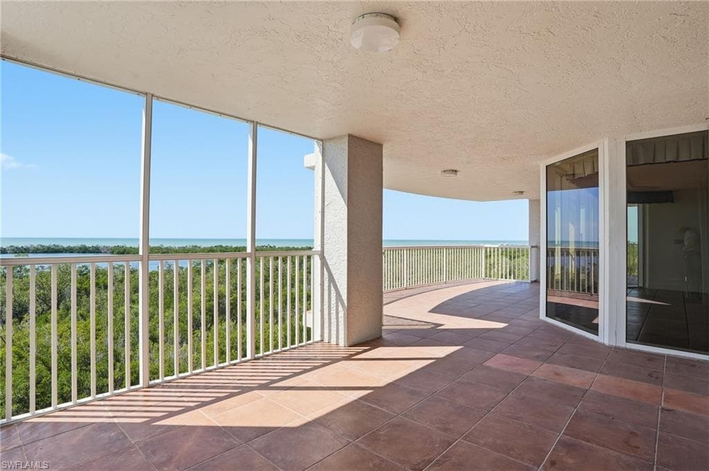 6849 Grenadier Blvd 701, Naples, FL 34108-31