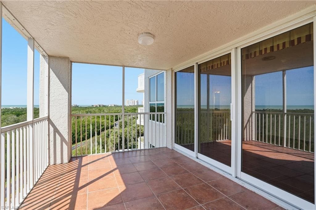 6849 Grenadier Blvd 701, Naples, FL 34108-32