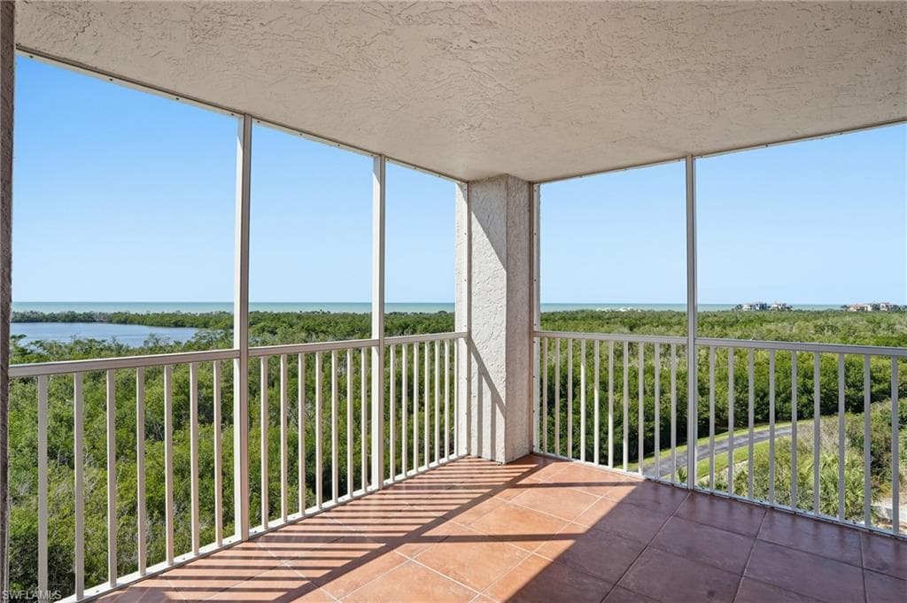 6849 Grenadier Blvd 701, Naples, FL 34108-34