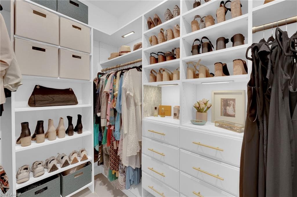 20108 Kingmont Dr, Estero, FL 33928-23