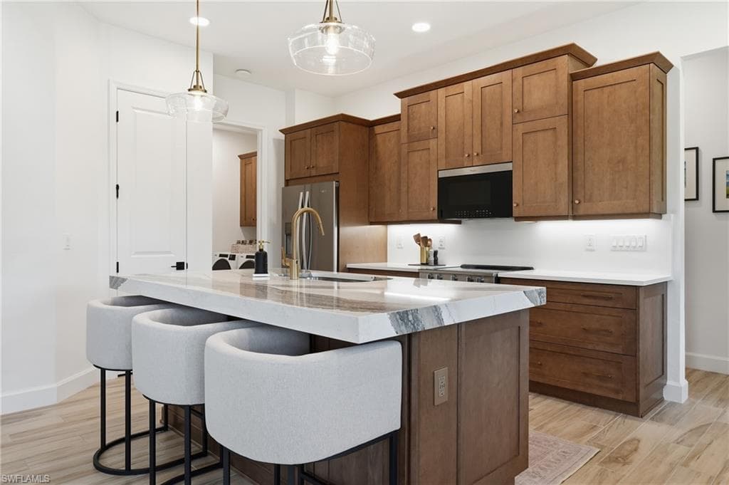 6975 Saona Ct, Naples, FL 34113-18