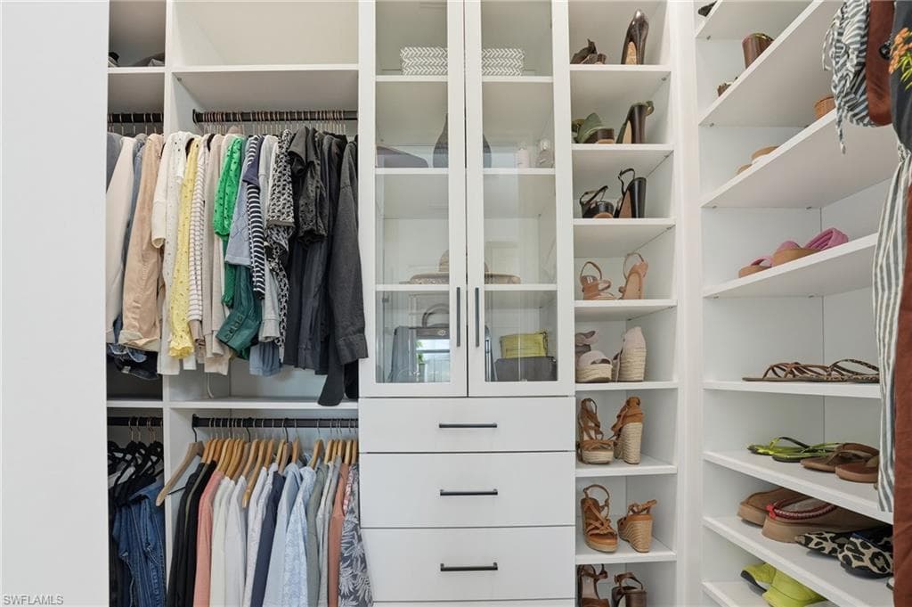 6975 Saona Ct, Naples, FL 34113-28