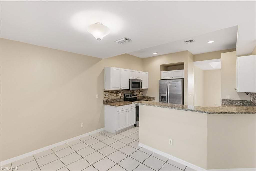 1622 8th Pl, Cape Coral, FL 33909-7