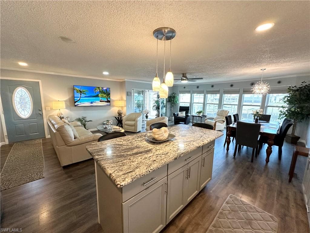 17831 Eglantine Ln, Fort Myers Beach, FL 33931-12