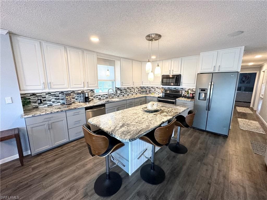 17831 Eglantine Ln, Fort Myers Beach, FL 33931-15