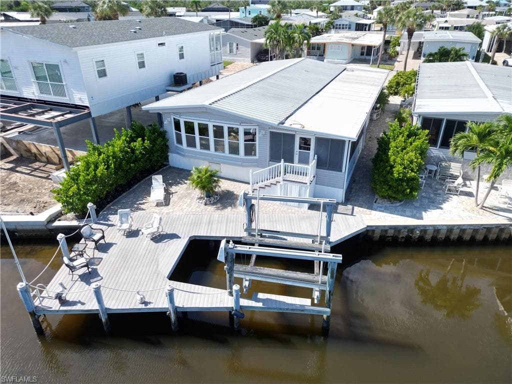 17831 Eglantine Ln, Fort Myers Beach, FL 33931-6