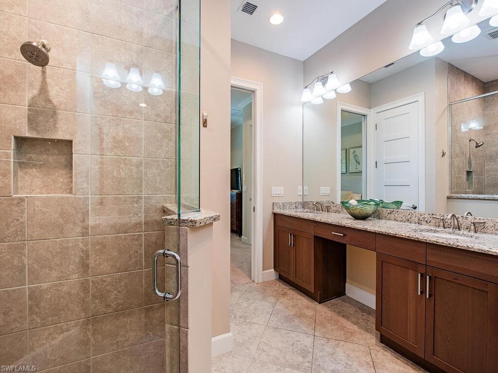 7166 Dominica Dr, Naples, FL 34113-8