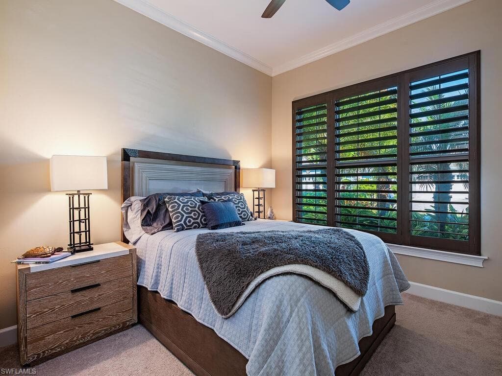 7166 Dominica Dr, Naples, FL 34113-9