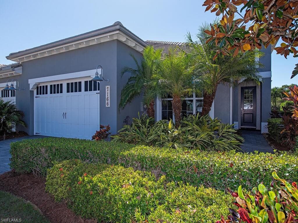 7166 Dominica Dr, Naples, FL 34113-16