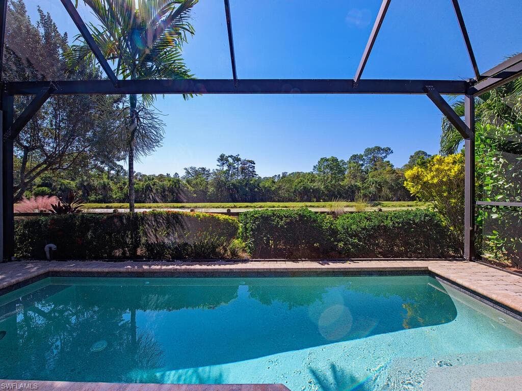 7166 Dominica Dr, Naples, FL 34113-3