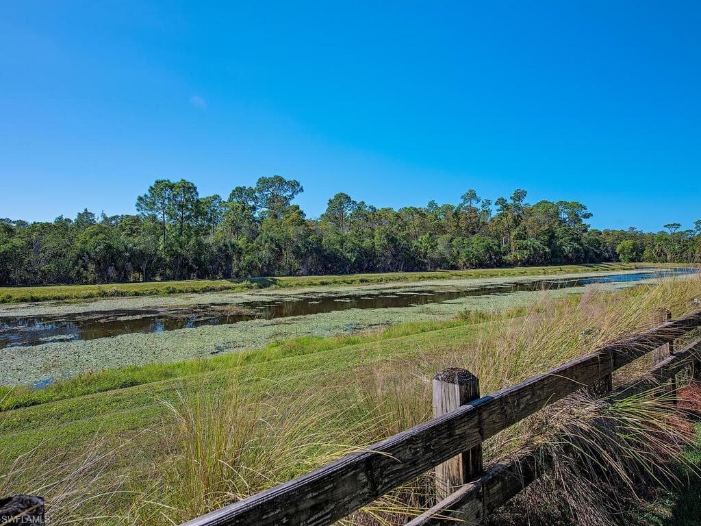 7166 Dominica Dr, Naples, FL 34113-4