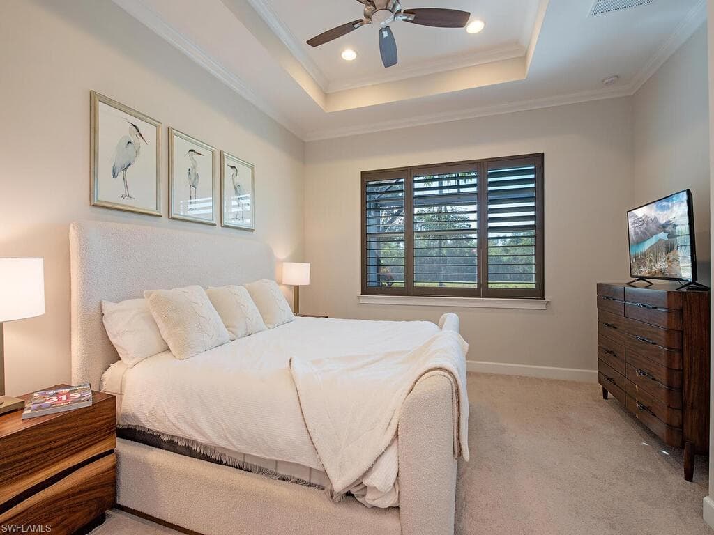 7166 Dominica Dr, Naples, FL 34113-7